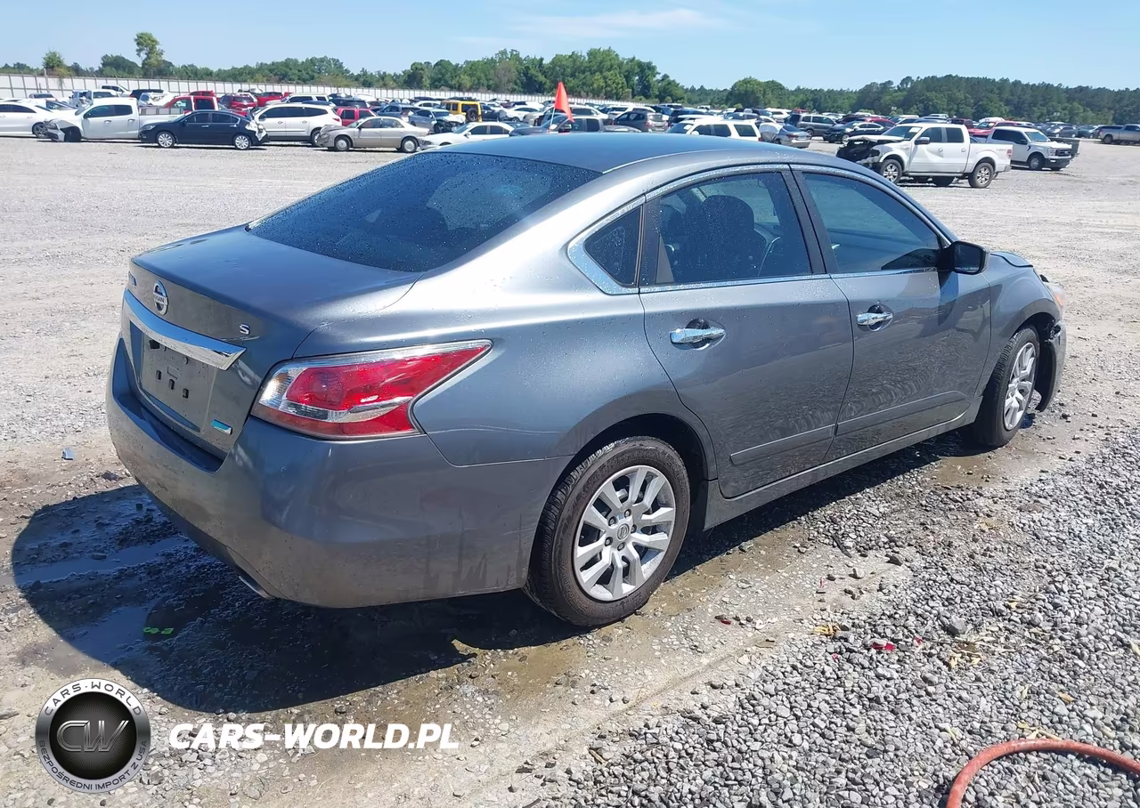 2014 Nissan Altima 2.5 S VIN:1N4AL3AP2EN343921 - 4