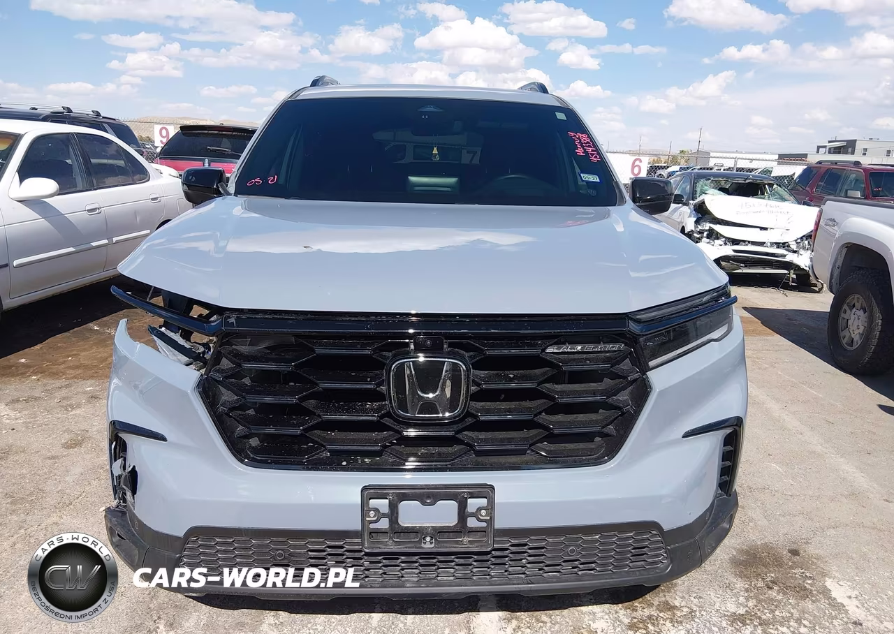 2025 Honda Pilot Black Edition VIN:5FNYG1H90SB131909 - 13