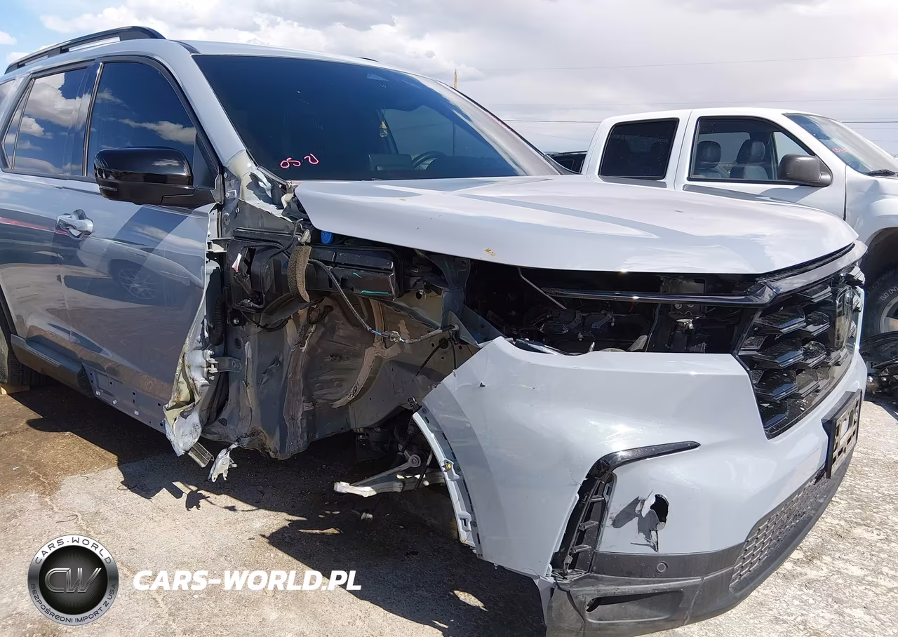 2025 Honda Pilot Black Edition VIN:5FNYG1H90SB131909 - 6