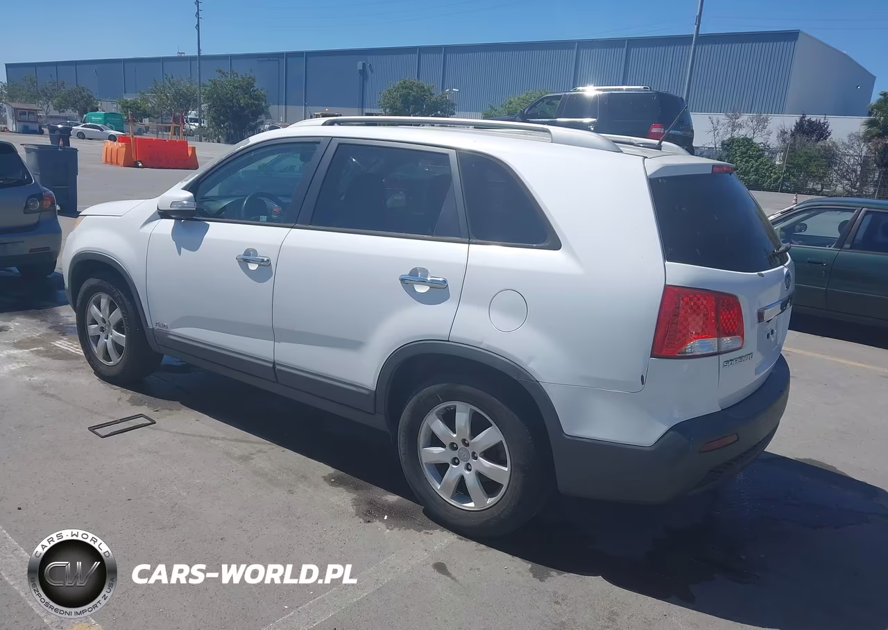 2013 Kia Sorento Lx V6 VIN:5XYKTDA29DG416023 - 3
