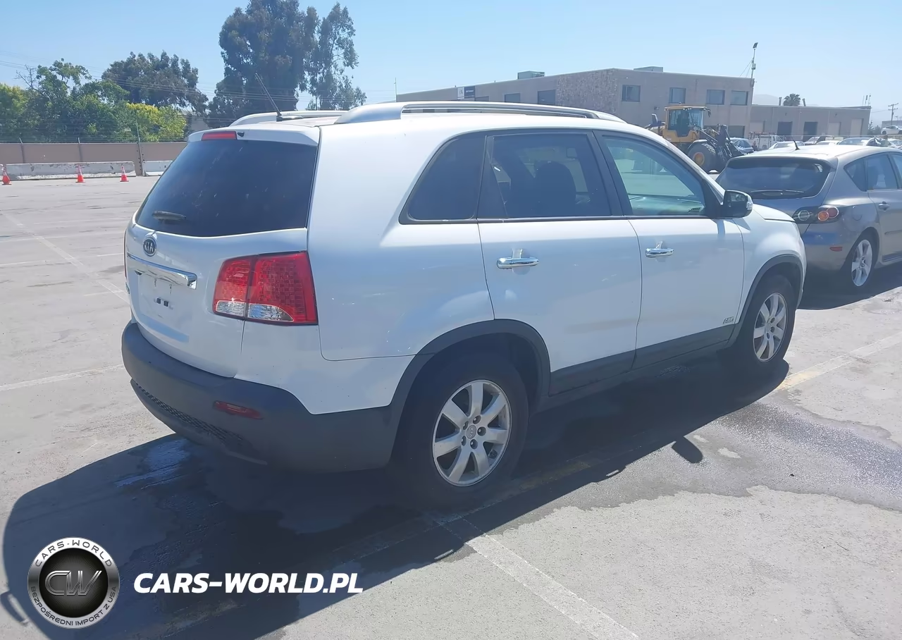 2013 Kia Sorento Lx V6 VIN:5XYKTDA29DG416023 - 4