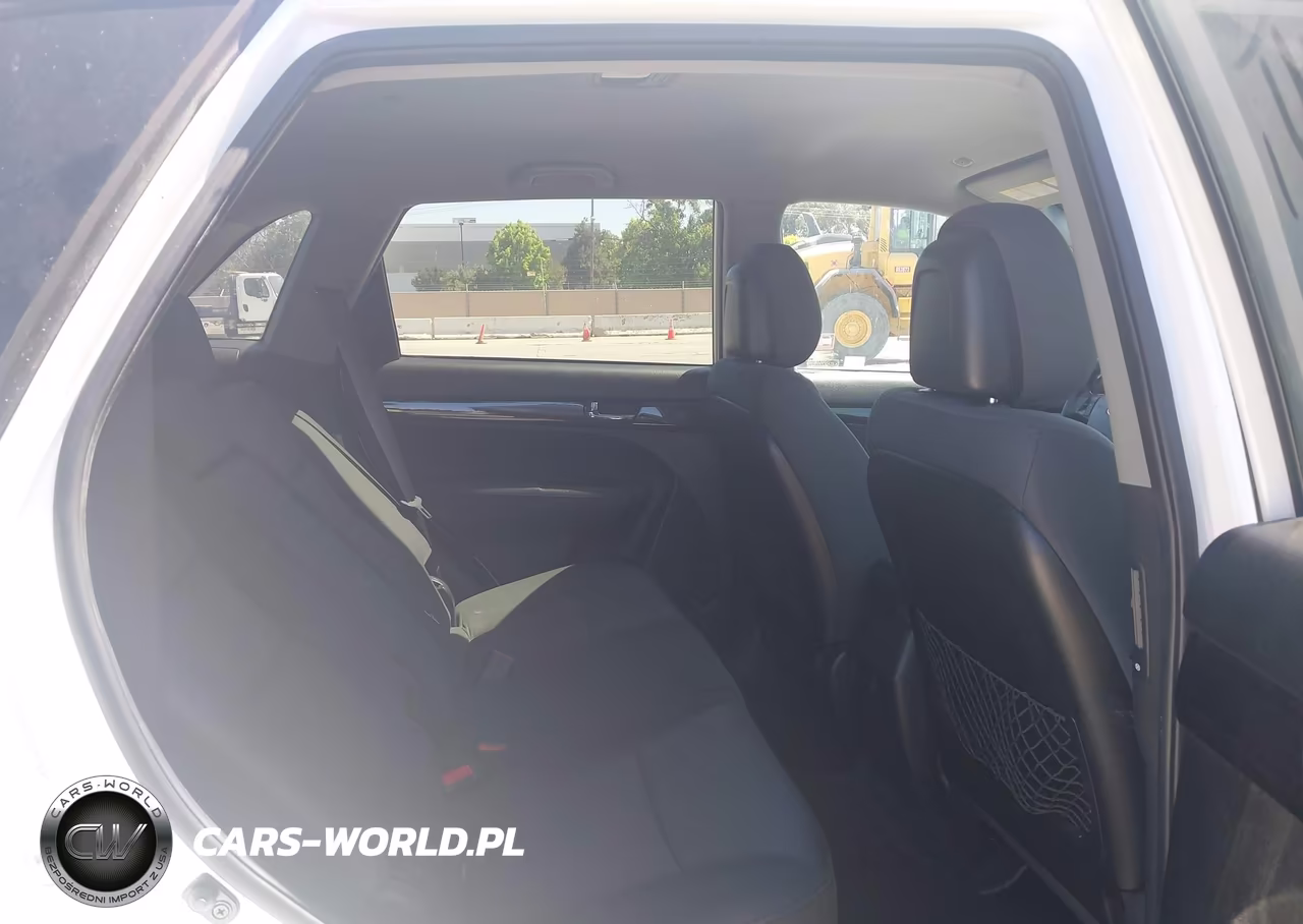 2013 Kia Sorento Lx V6 VIN:5XYKTDA29DG416023 - 8