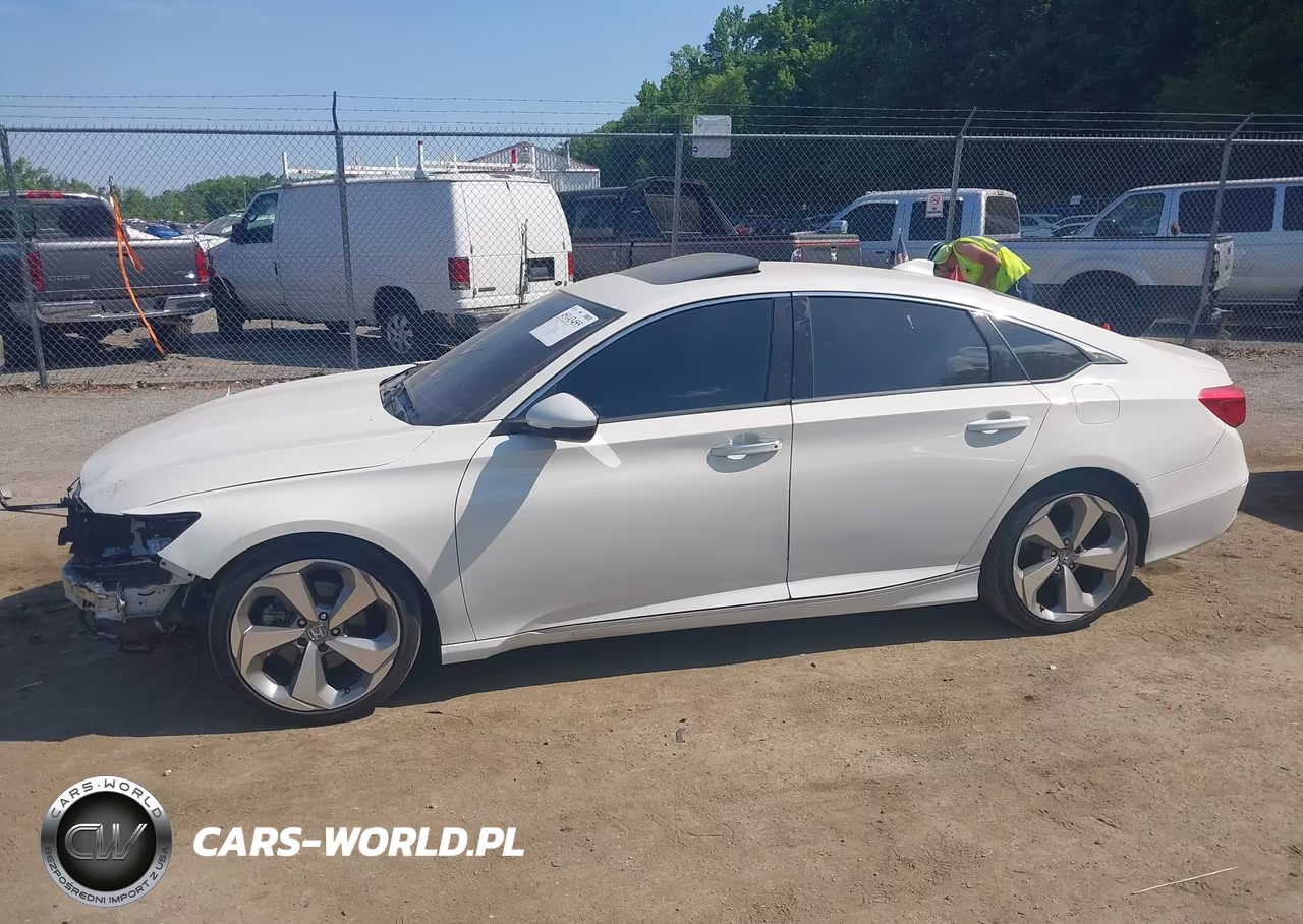 2018 Honda Accord Touring VIN:1HGCV1F92JA119434 - 14