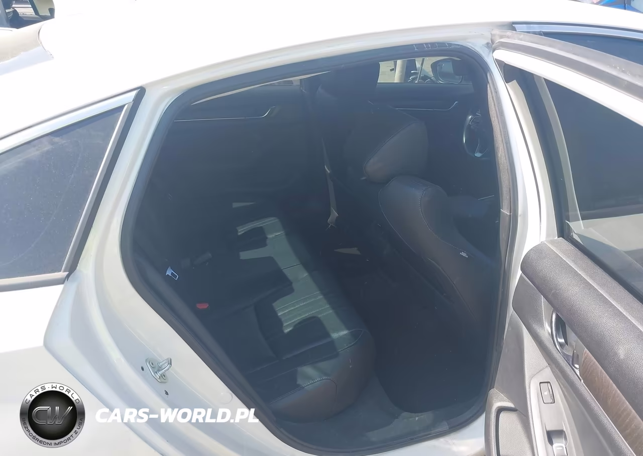 2018 Honda Accord Touring VIN:1HGCV1F92JA119434 - 8