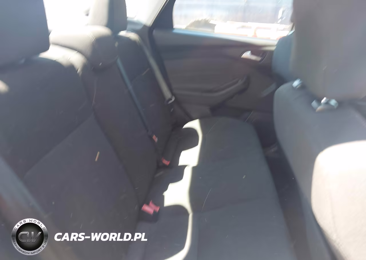 2016 Ford Focus Se VIN:1FADP3F23GL201185 - 8