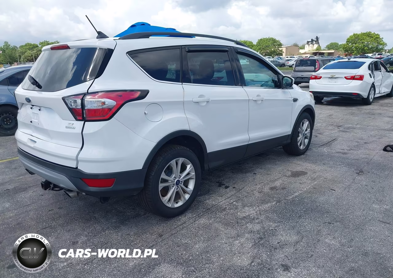2018 Ford Escape Se VIN:1FMCU0GD4JUA79432 - 4