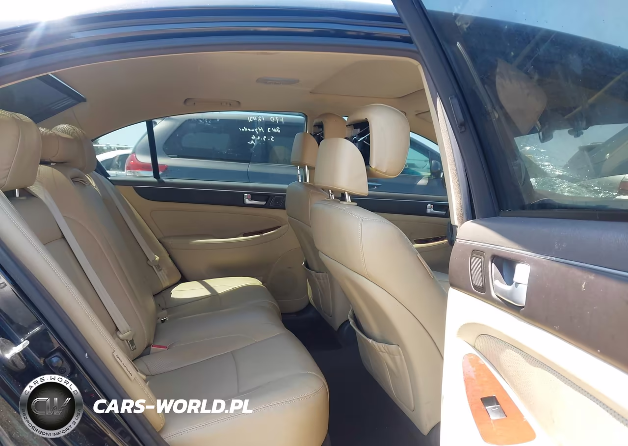 2013 Hyundai Genesis 3.8 VIN:KMHGC4DDXDU234022 - 8