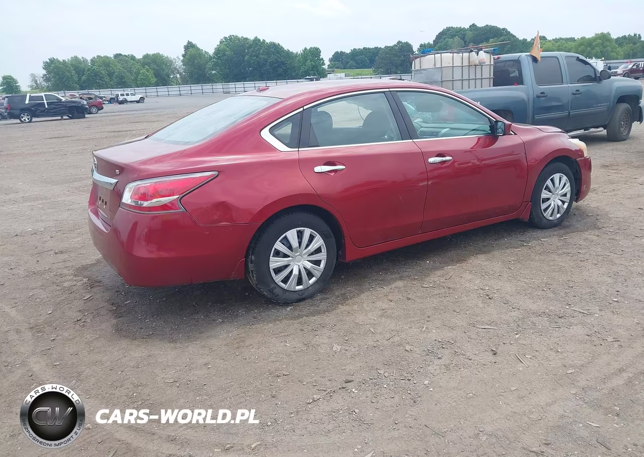 2015 Nissan Altima 2.5 S VIN:1N4AL3AP6FN352588 - 4