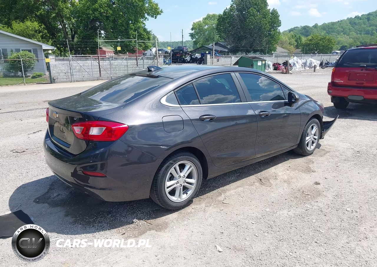 2017 Chevrolet Cruze Lt Auto VIN:1G1BE5SM0H7102059 - 4