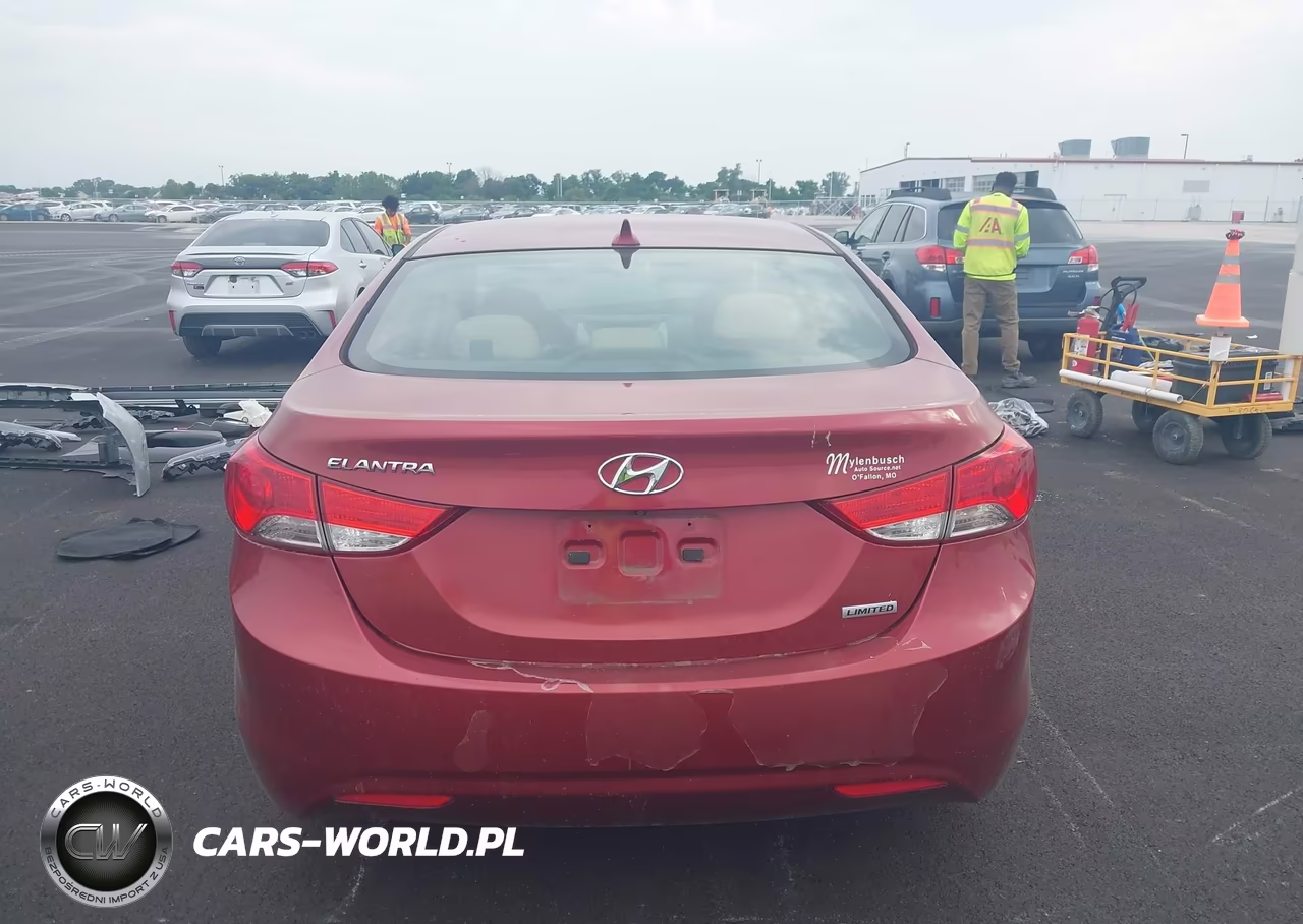 2013 Hyundai Elantra Limited VIN:5NPDH4AEXDH247045 - 16