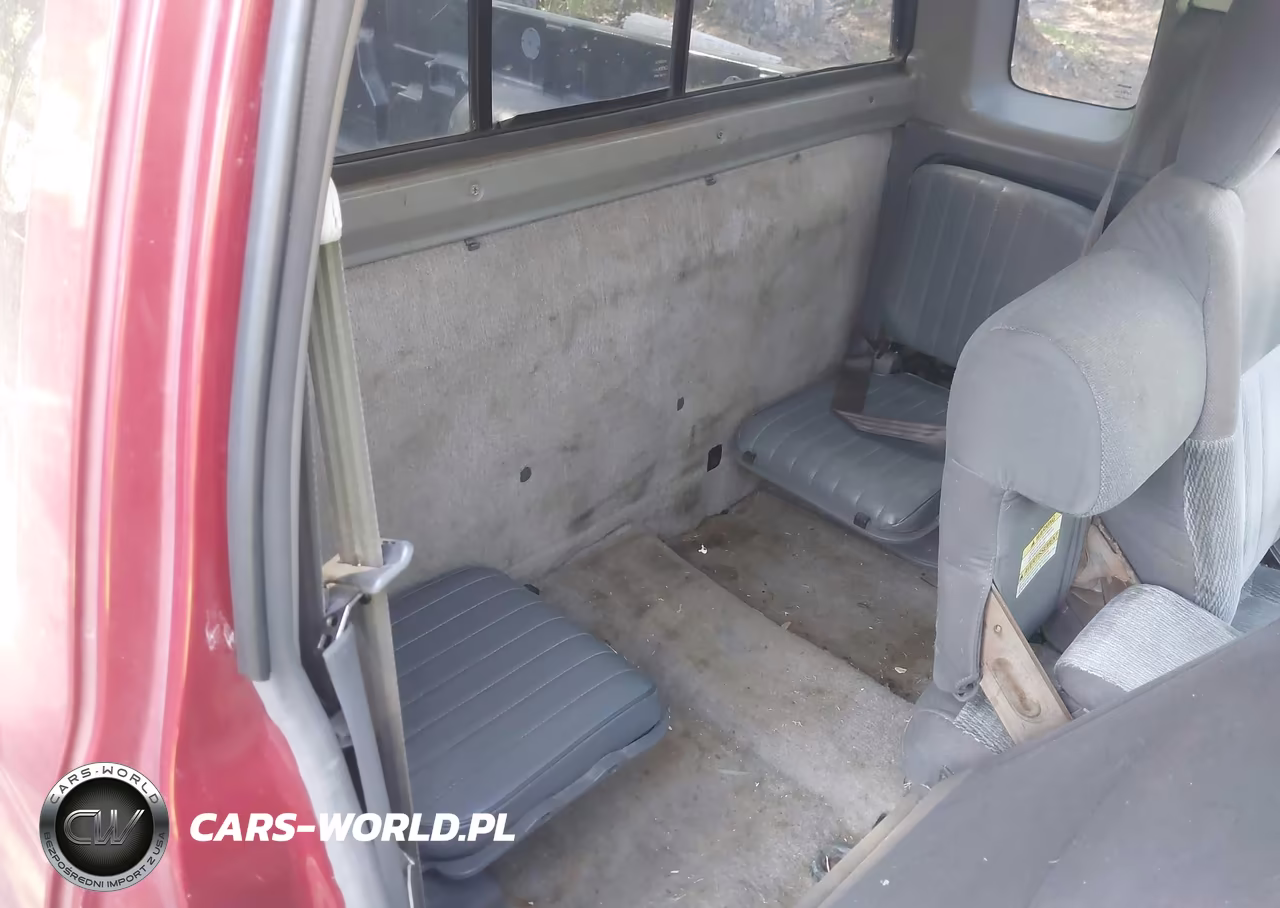 2000 Nissan Frontier Xe VIN:1N6DD26S8YC427170 - 8