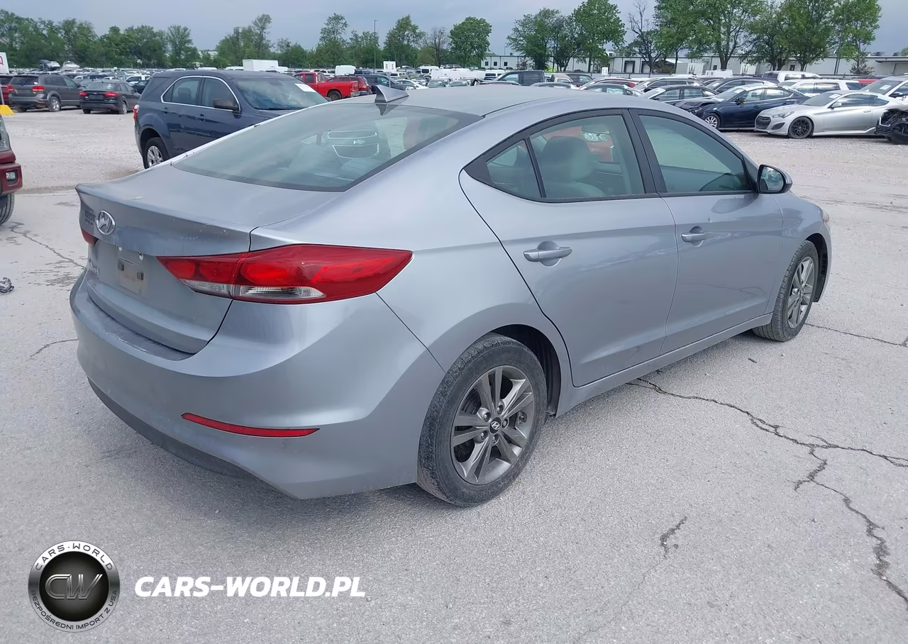 2017 Hyundai Elantra Se VIN:5NPD84LF0HH067648 - 4
