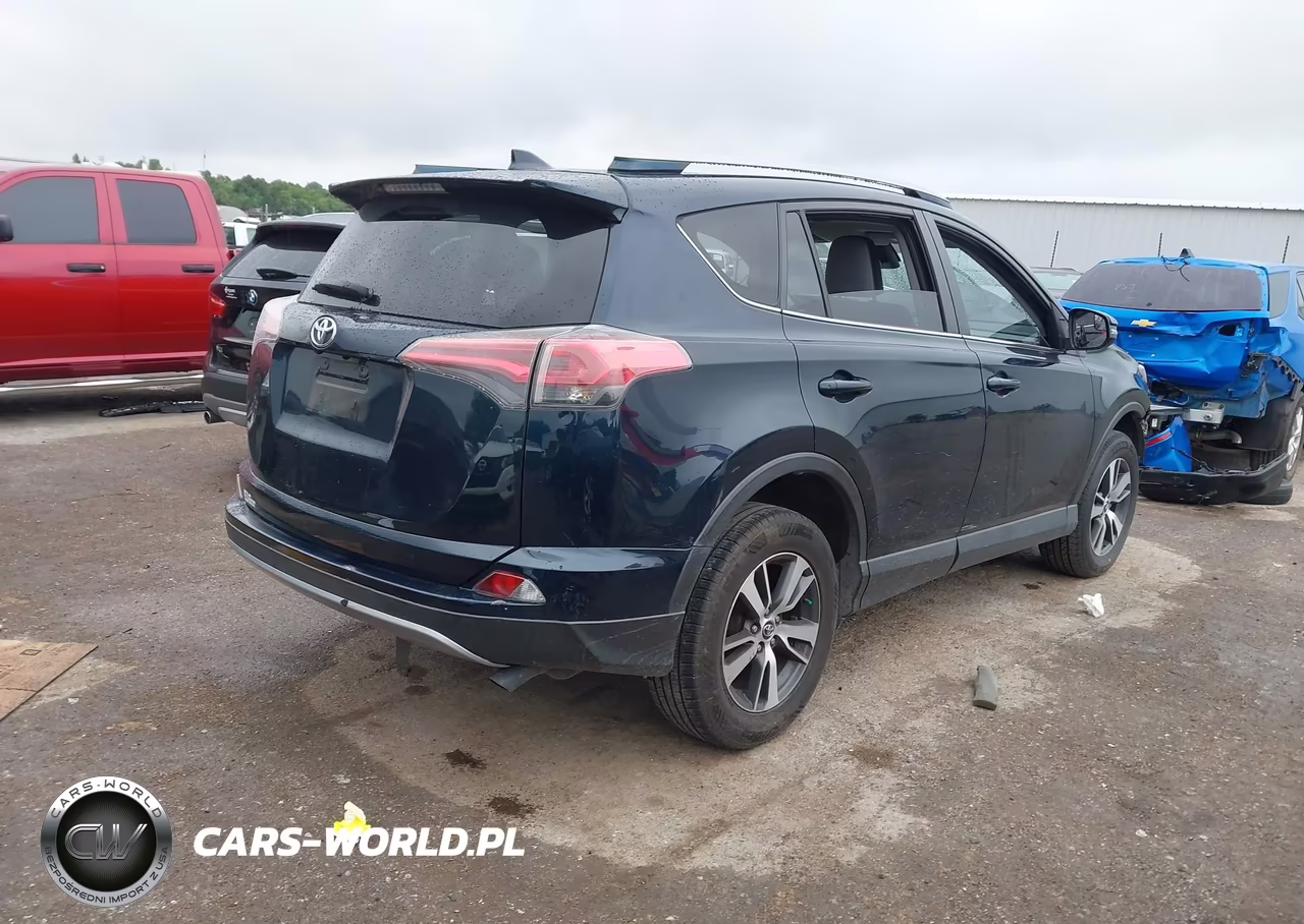 2017 Toyota Rav4 Xle VIN:JTMWFREV6HJ114222 - 4