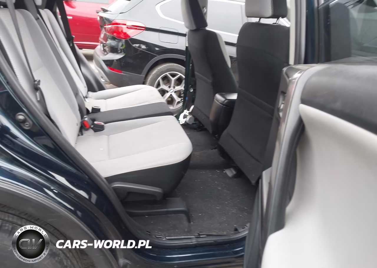 2017 Toyota Rav4 Xle VIN:JTMWFREV6HJ114222 - 8