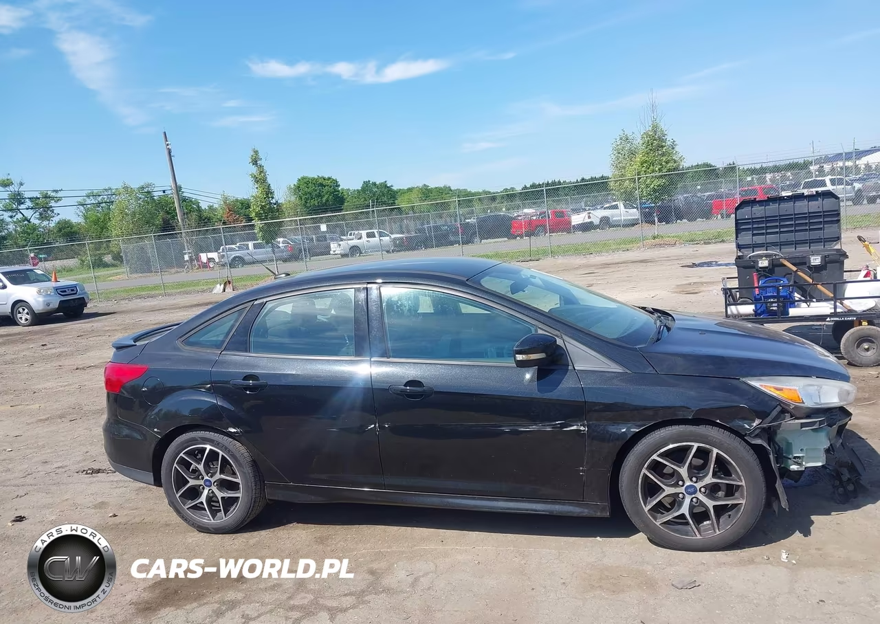 2015 Ford Focus Se VIN:1FADP3F24FL382408 - 13