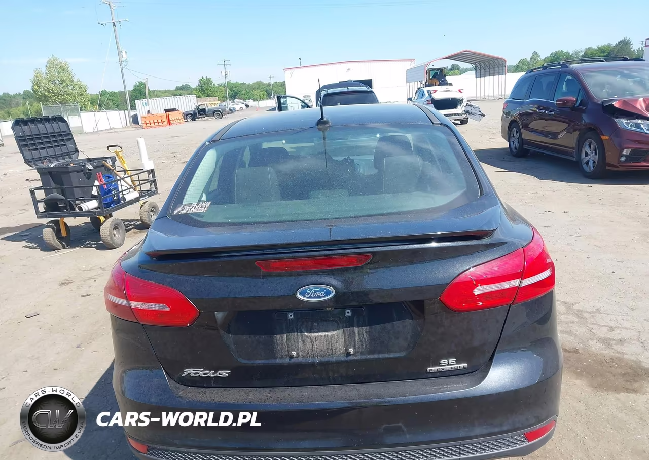 2015 Ford Focus Se VIN:1FADP3F24FL382408 - 16