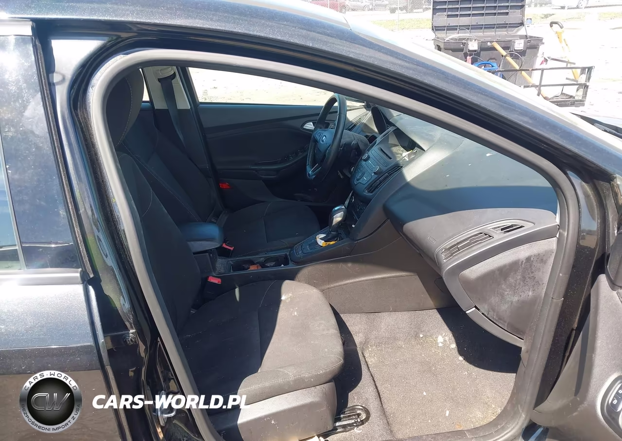 2015 Ford Focus Se VIN:1FADP3F24FL382408 - 5