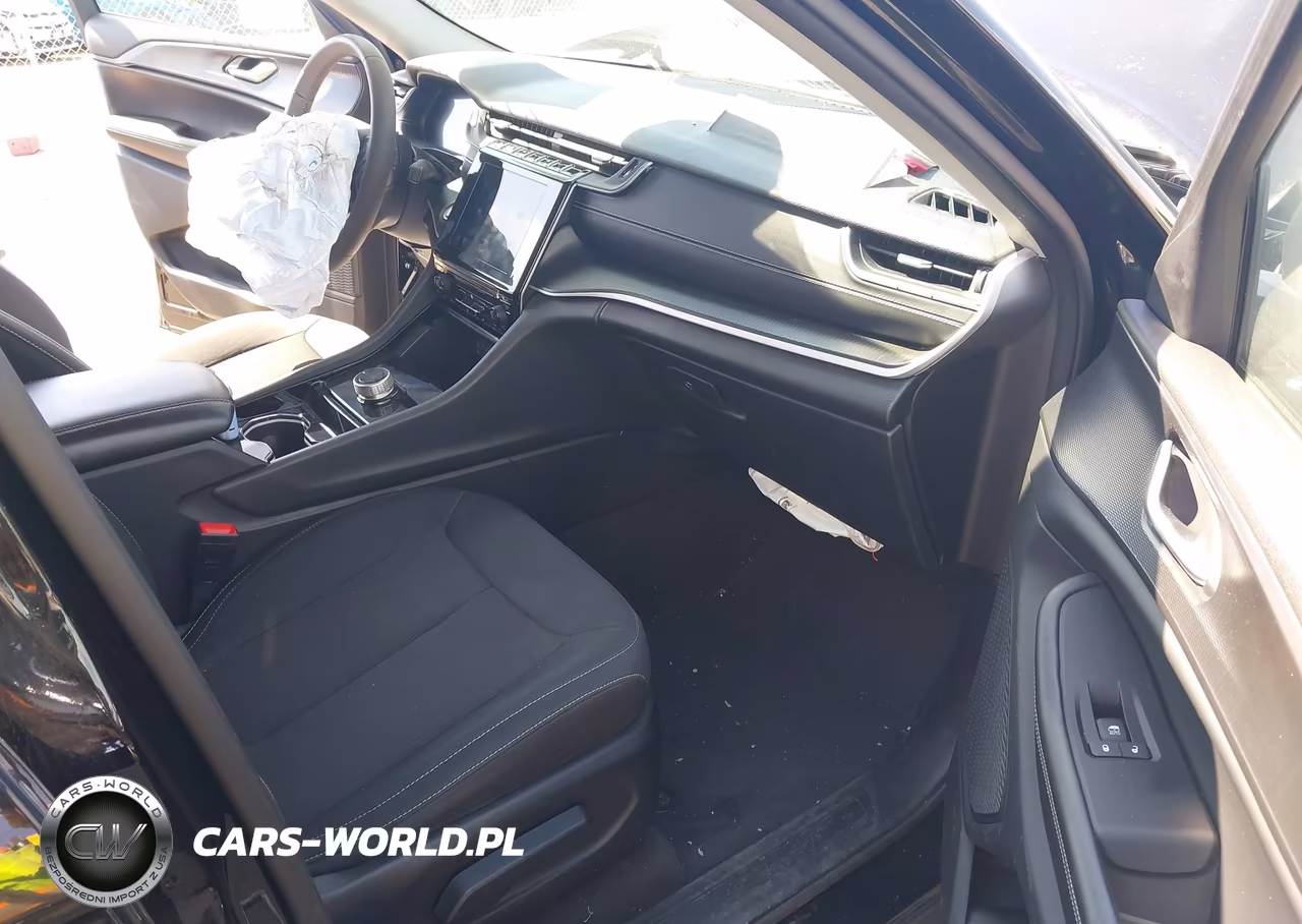 2023 Jeep Grand Cherokee L Laredo 4X4 VIN:1C4RJKAG7P8865975 - 5