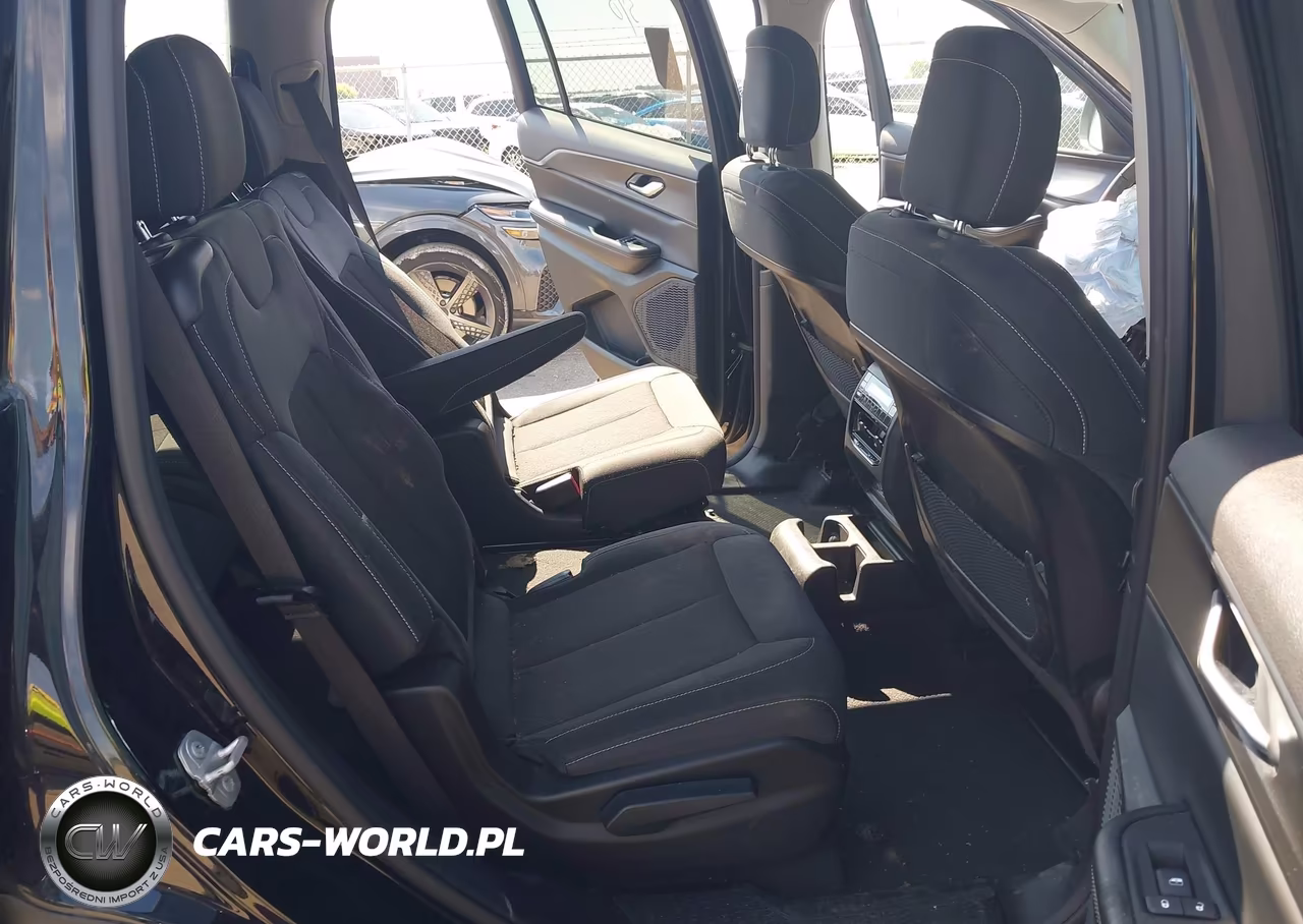 2023 Jeep Grand Cherokee L Laredo 4X4 VIN:1C4RJKAG7P8865975 - 8