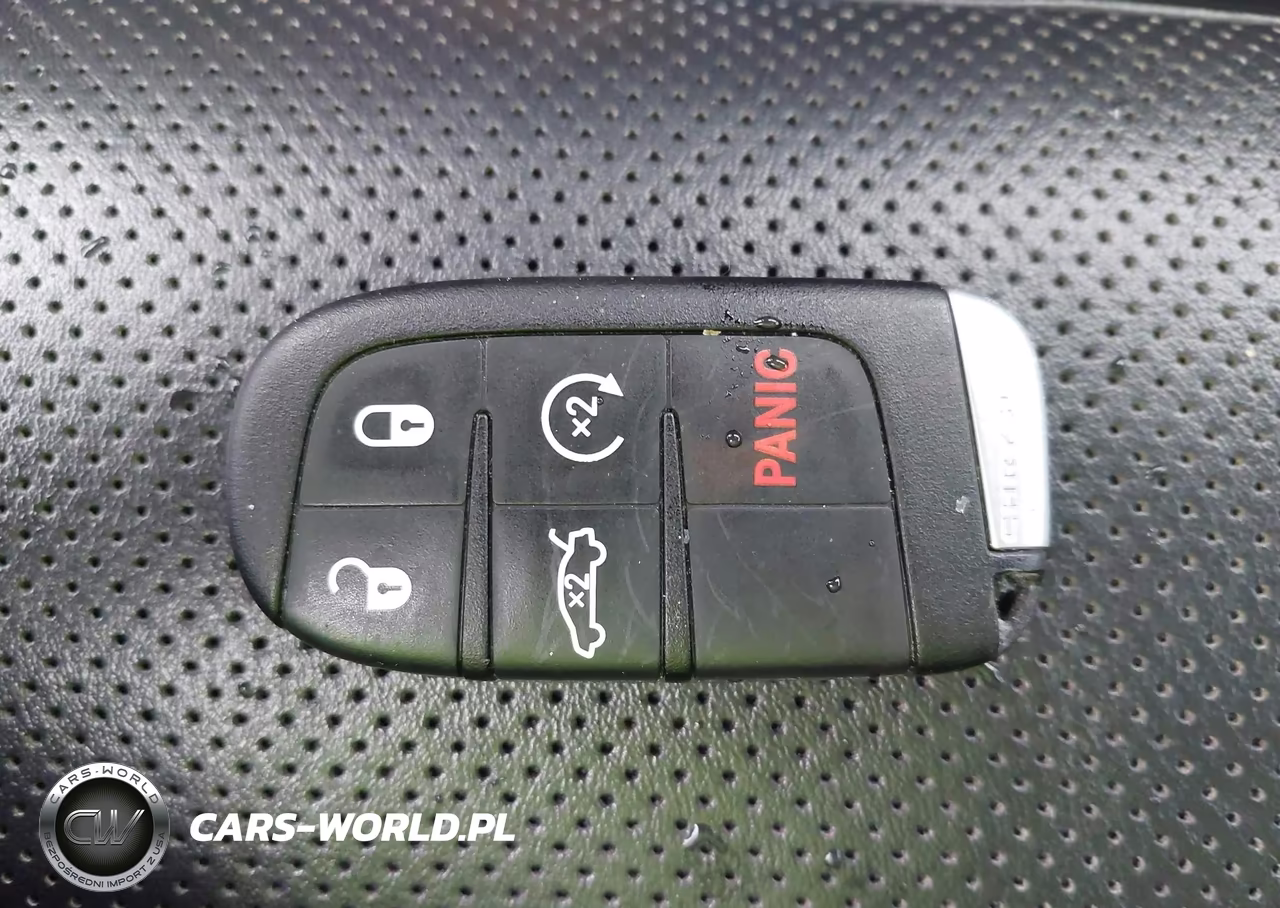 2012 Chrysler 300C VIN:2C3CCAET6CH250067 - 11
