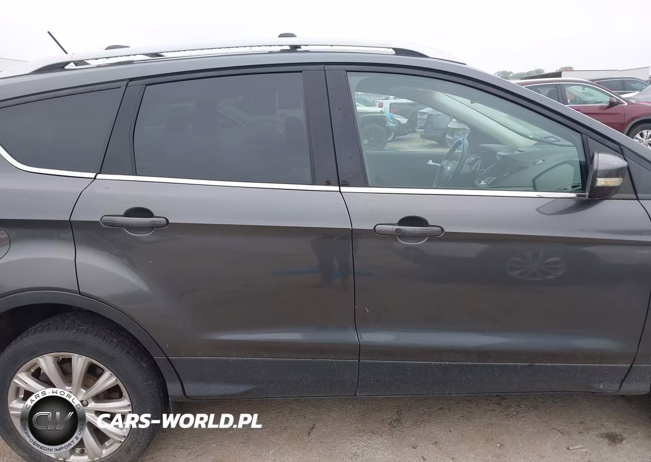 2018 Ford Escape Titanium VIN:1FMCU9J94JUA30028 - 13
