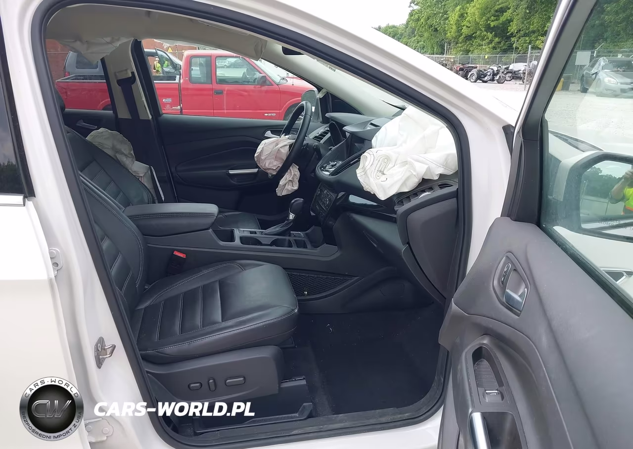 2017 Ford Escape Titanium VIN:1FMCU0JD9HUC22085 - 5