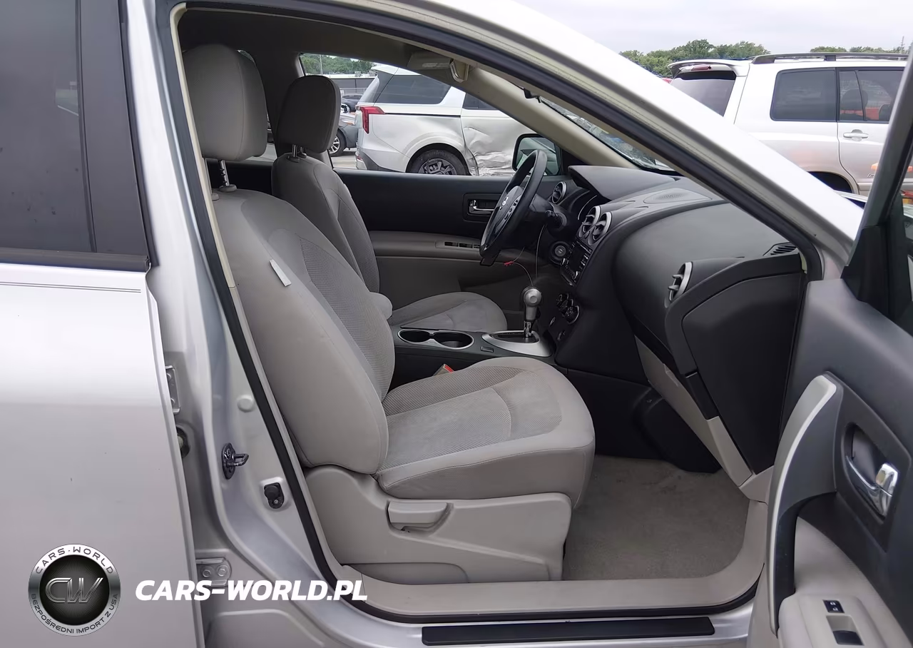 2015 Nissan Rogue Select S VIN:JN8AS5MVXFW256402 - 5