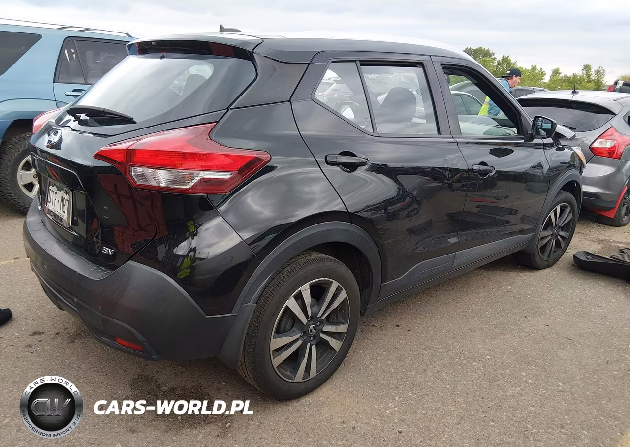 2019 Nissan Kicks Sv VIN:3N1CP5CU2KL491894 - 4