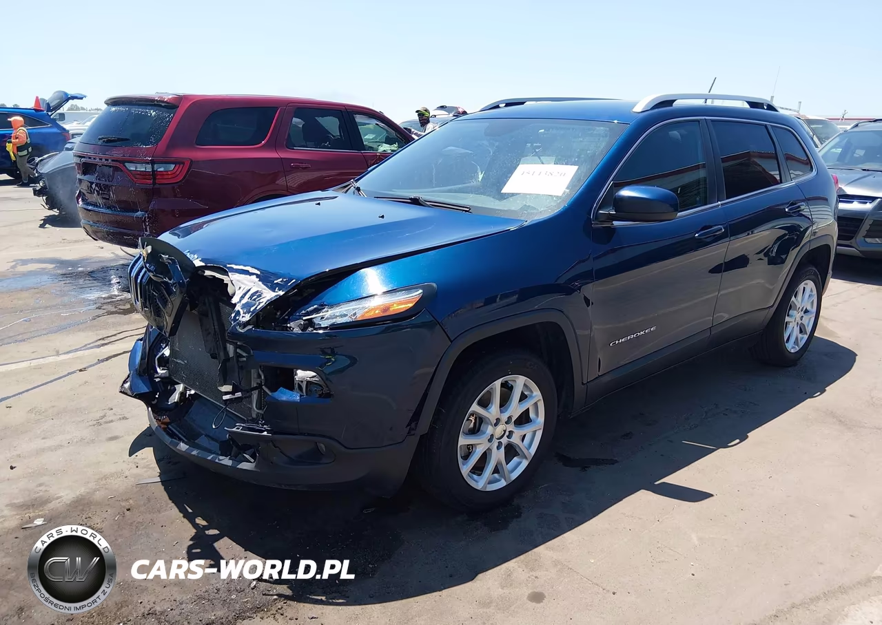 2018 Jeep Cherokee Latitude Fwd VIN:1C4PJLCX2JD553314 - 2