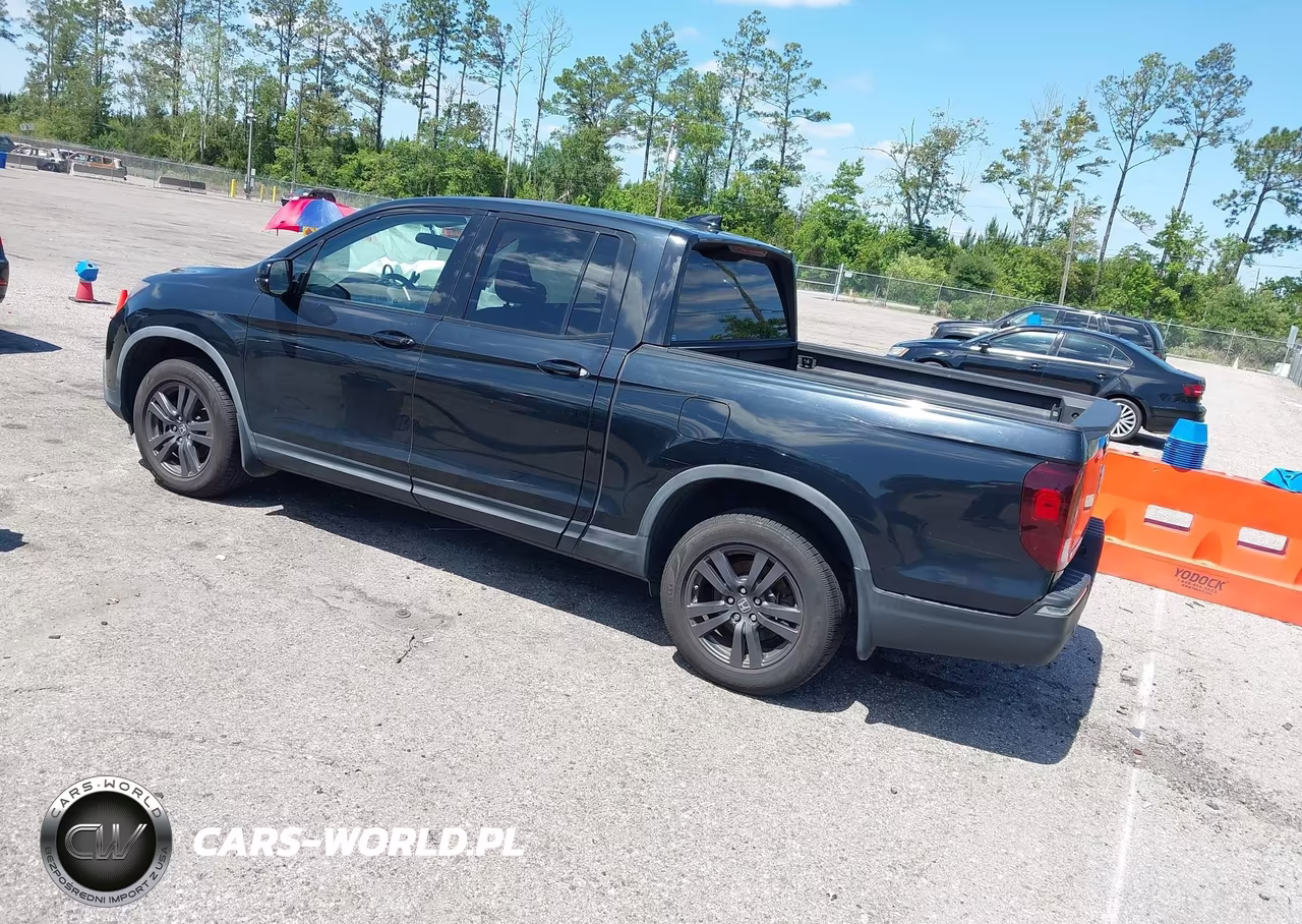 2017 Honda Ridgeline Sport VIN:5FPYK2F13HB004427 - 3