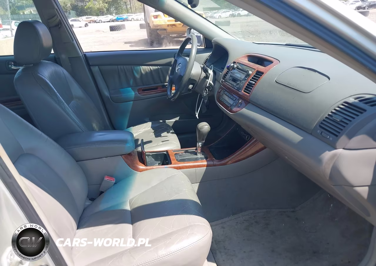 2003 Toyota Camry Xle VIN:4T1BE30K33U192472 - 5