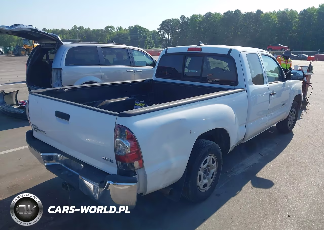 2015 Toyota Tacoma VIN:5TFTX4CN3FX066050 - 4