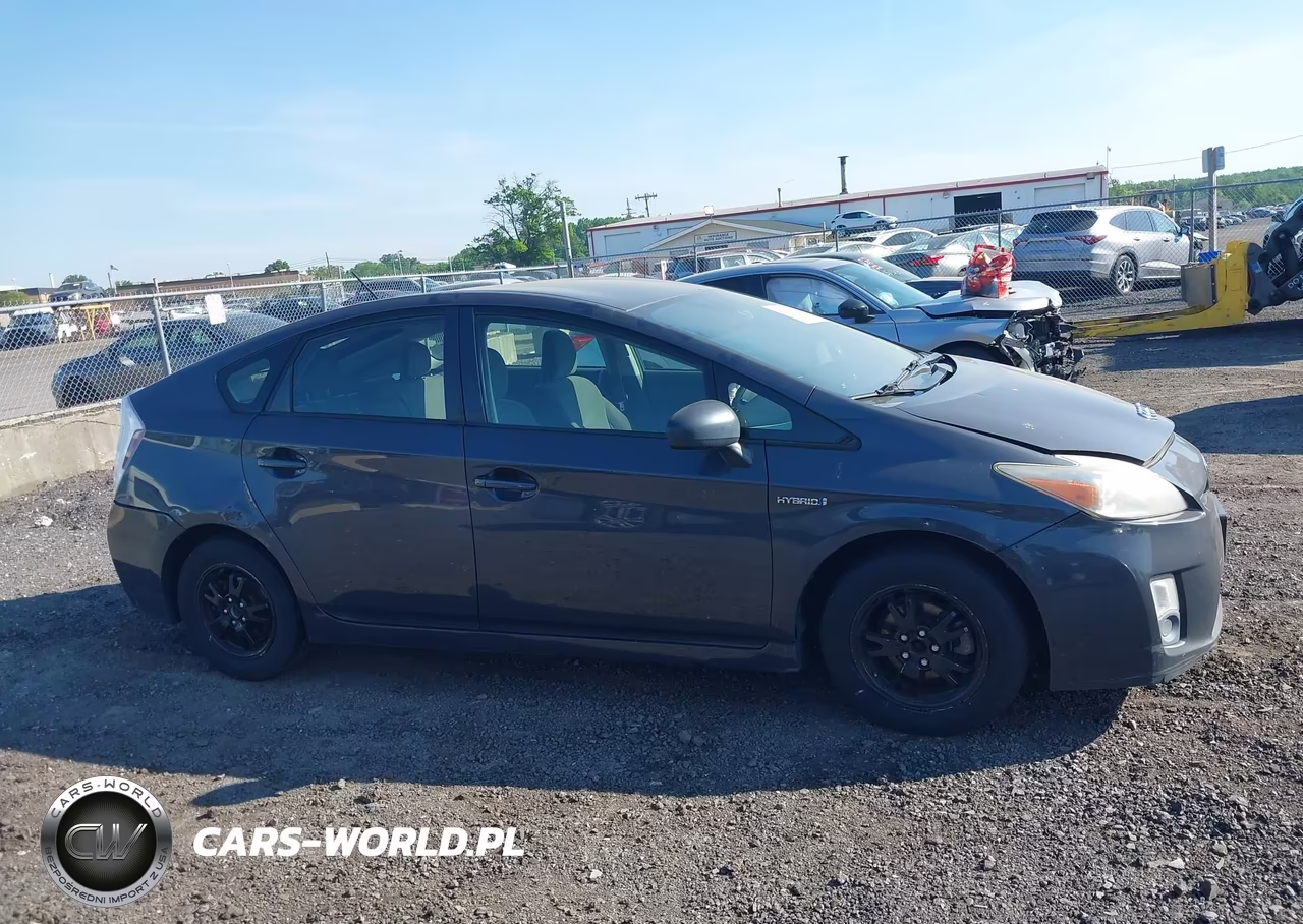 2011 Toyota Prius Three VIN:JTDKN3DU4B5293223 - 13