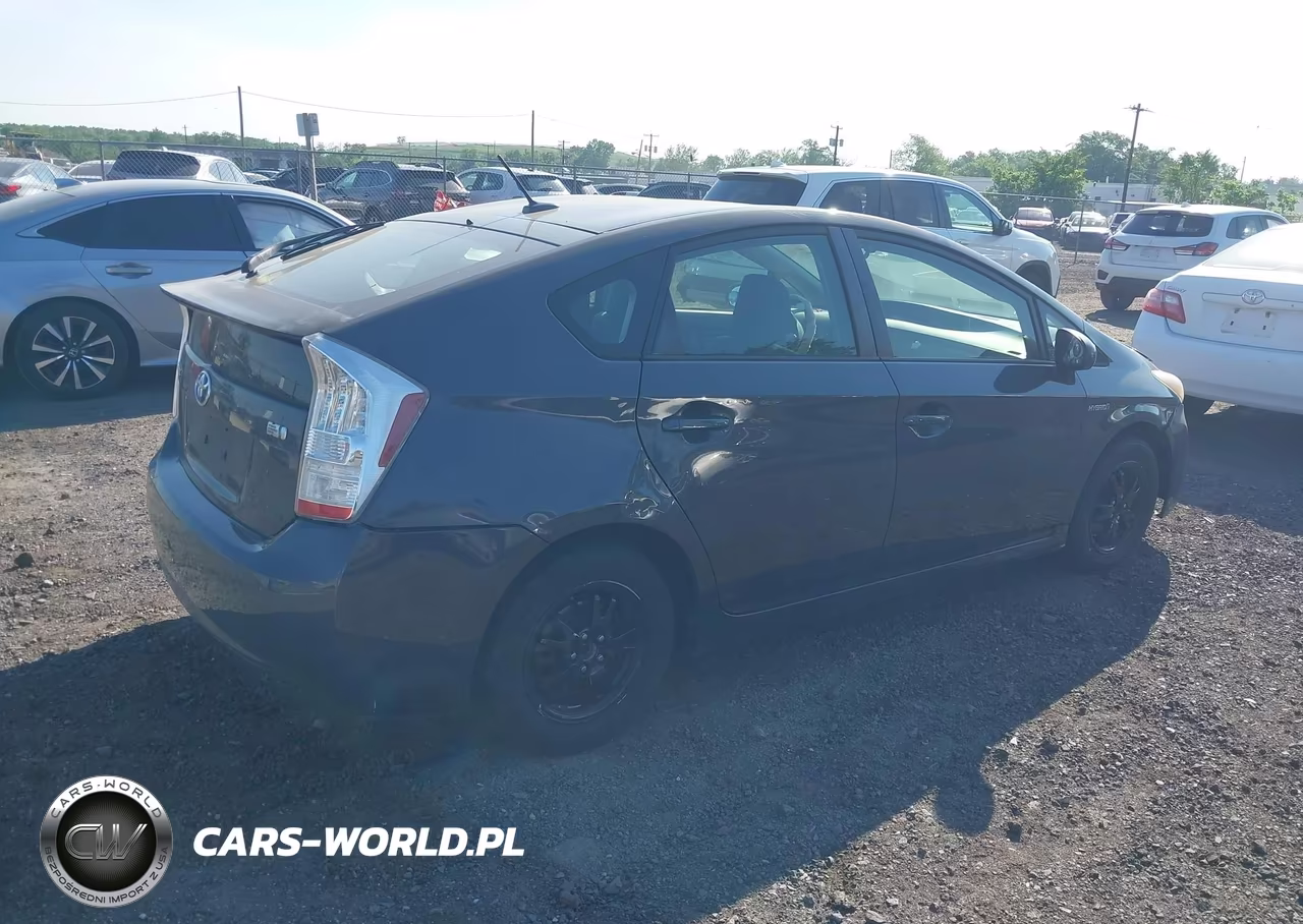 2011 Toyota Prius Three VIN:JTDKN3DU4B5293223 - 4