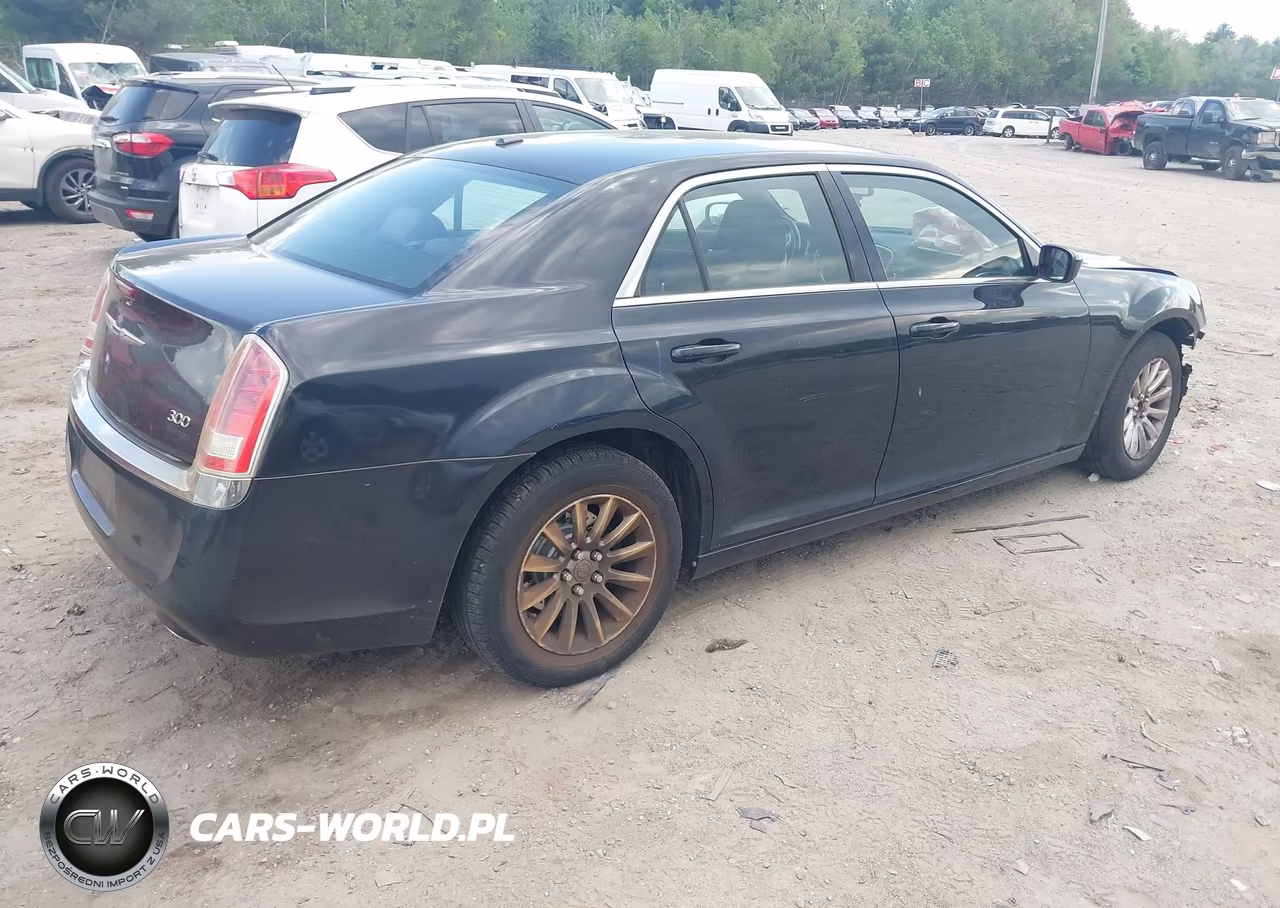 2011 Chrysler 300 VIN:2C3CA4CG8BH531850 - 4