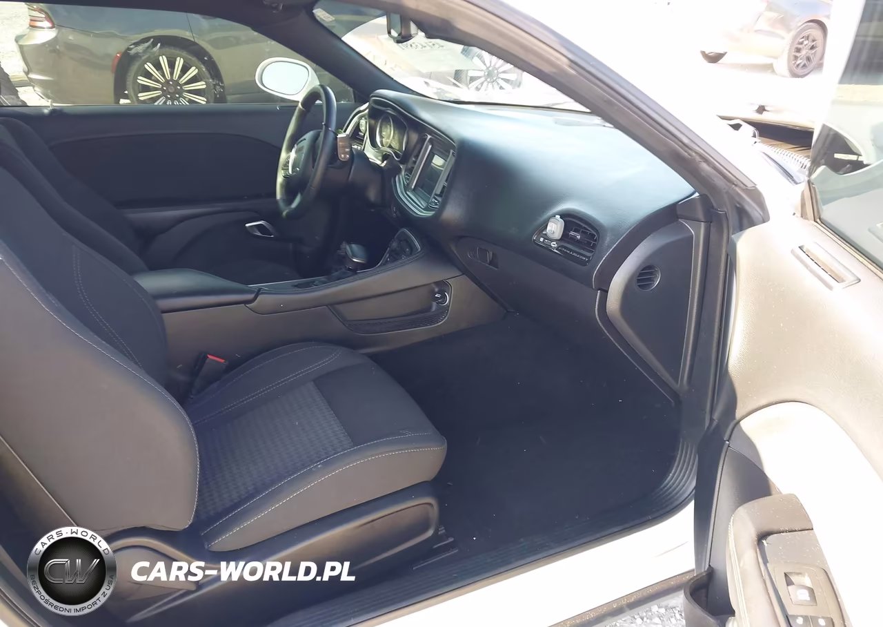 2019 Dodge Challenger Sxt VIN:2C3CDZAG7KH620543 - 5