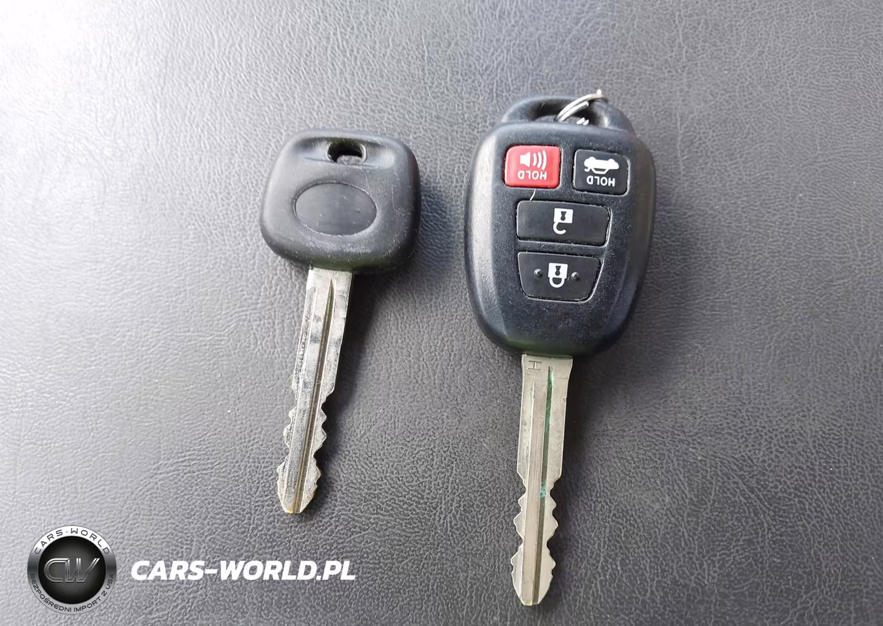 2016 Toyota Corolla Le Plus VIN:5YFBPRHE2GP531001 - 11