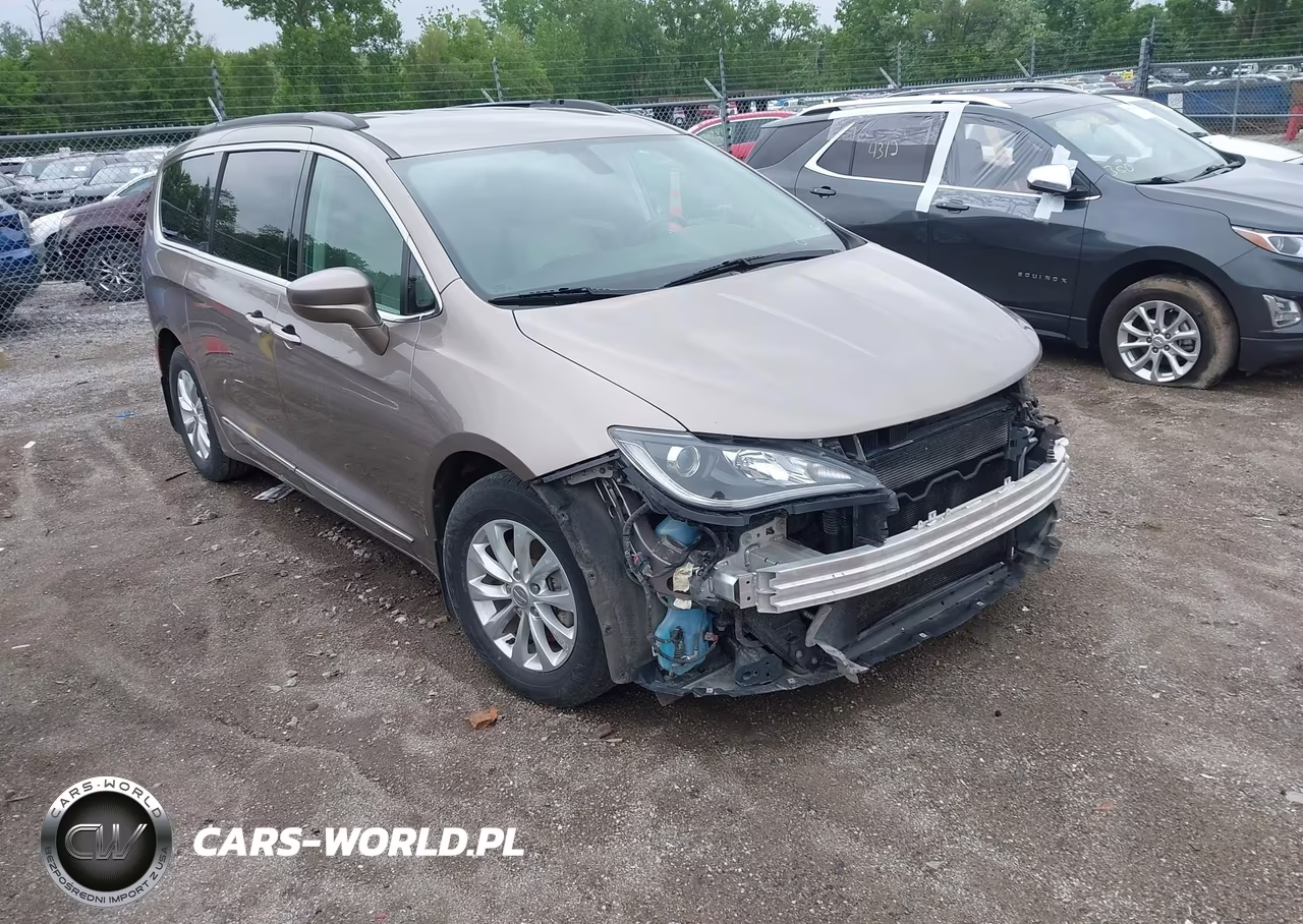 2017 Chrysler Pacifica Touring-L
