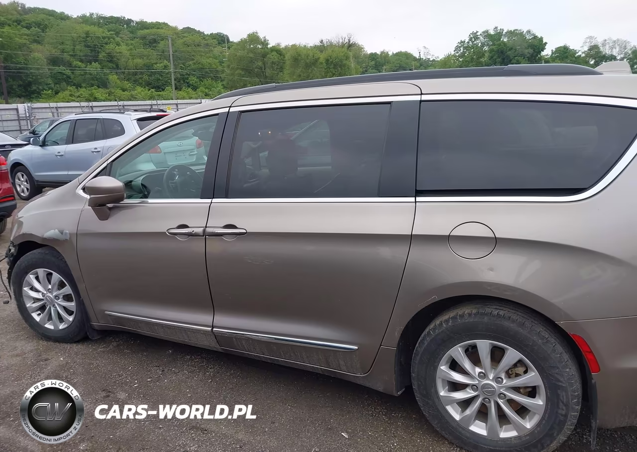 2017 Chrysler Pacifica Touring-L VIN:2C4RC1BG1HR839834 - 14