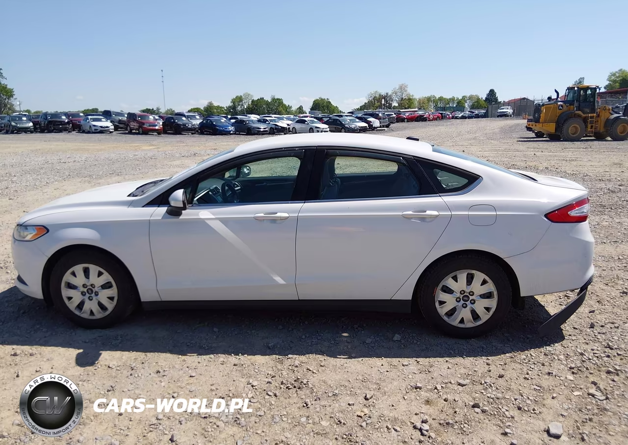 2013 Ford Fusion S VIN:3FA6P0G7XDR329096 - 14