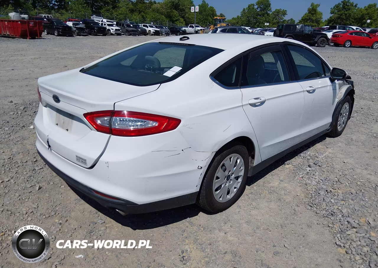 2013 Ford Fusion S VIN:3FA6P0G7XDR329096 - 4