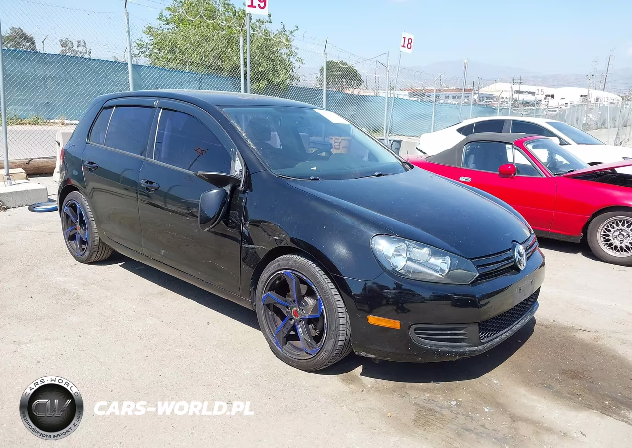 2013 Volkswagen Golf 2.5L 4-Door