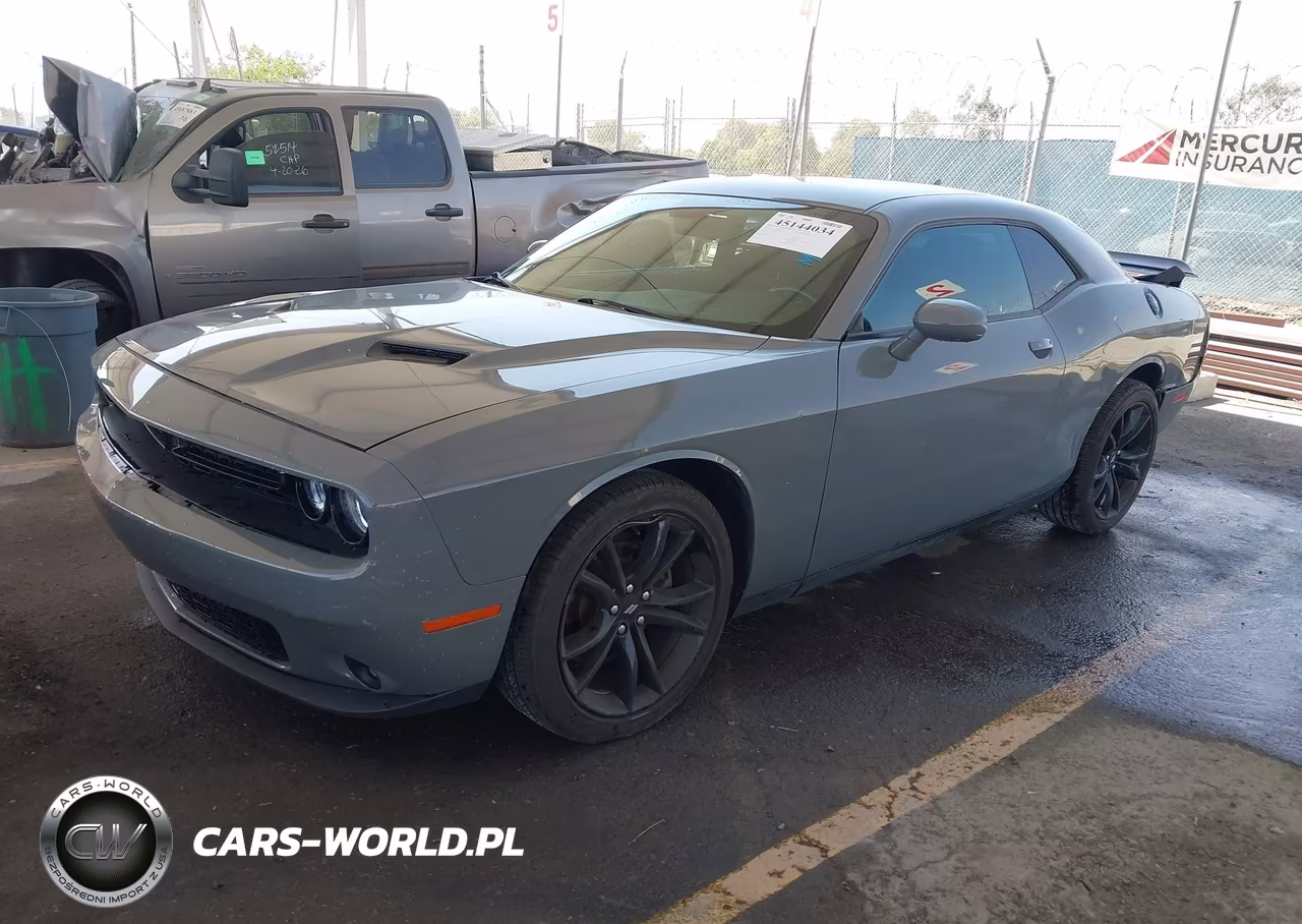 2018 Dodge Challenger Sxt VIN:2C3CDZAGXJH334345 - 2