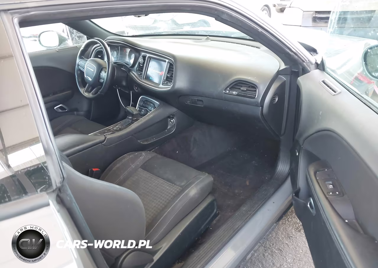 2018 Dodge Challenger Sxt VIN:2C3CDZAGXJH334345 - 5