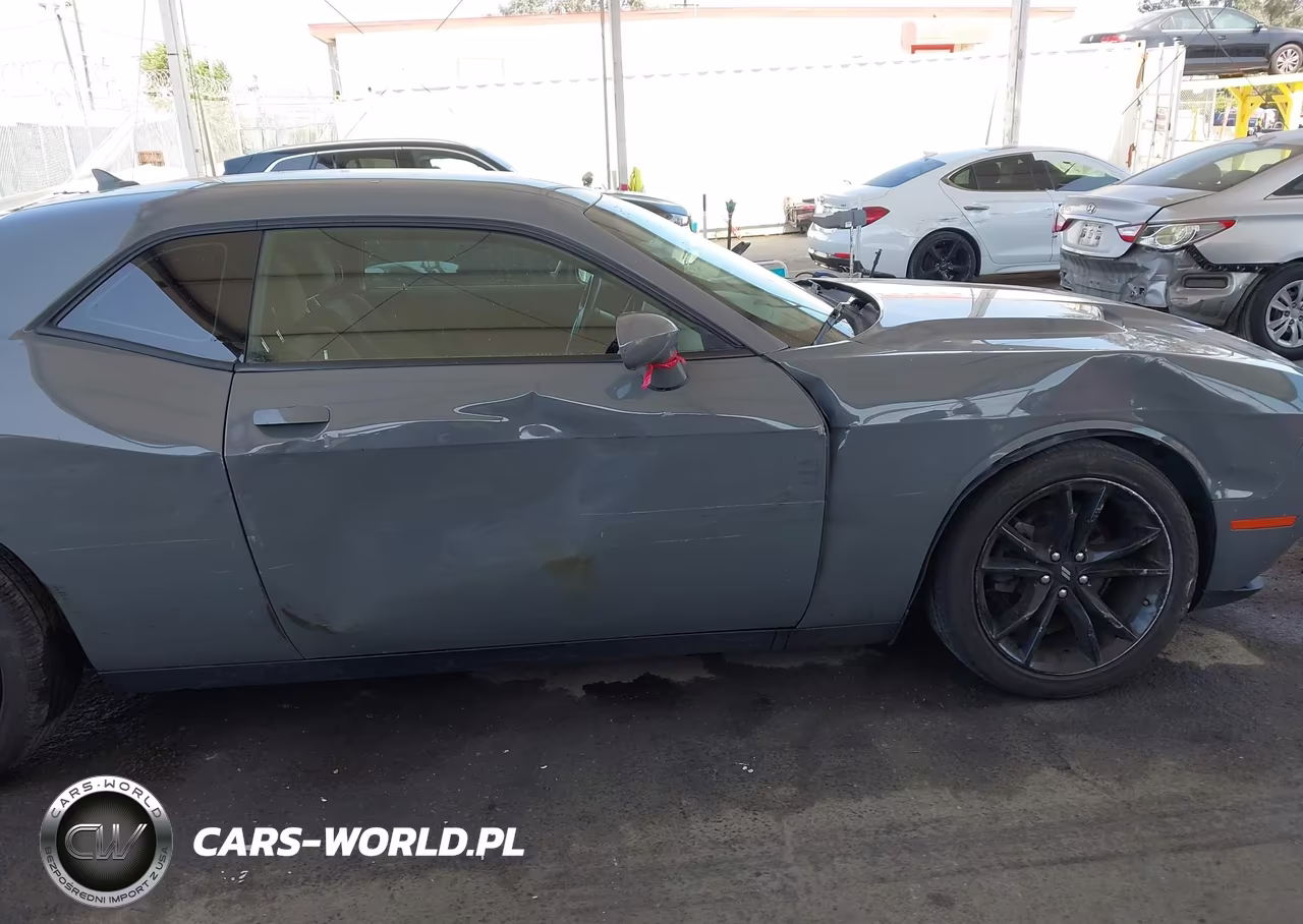 2018 Dodge Challenger Sxt VIN:2C3CDZAGXJH334345 - 6