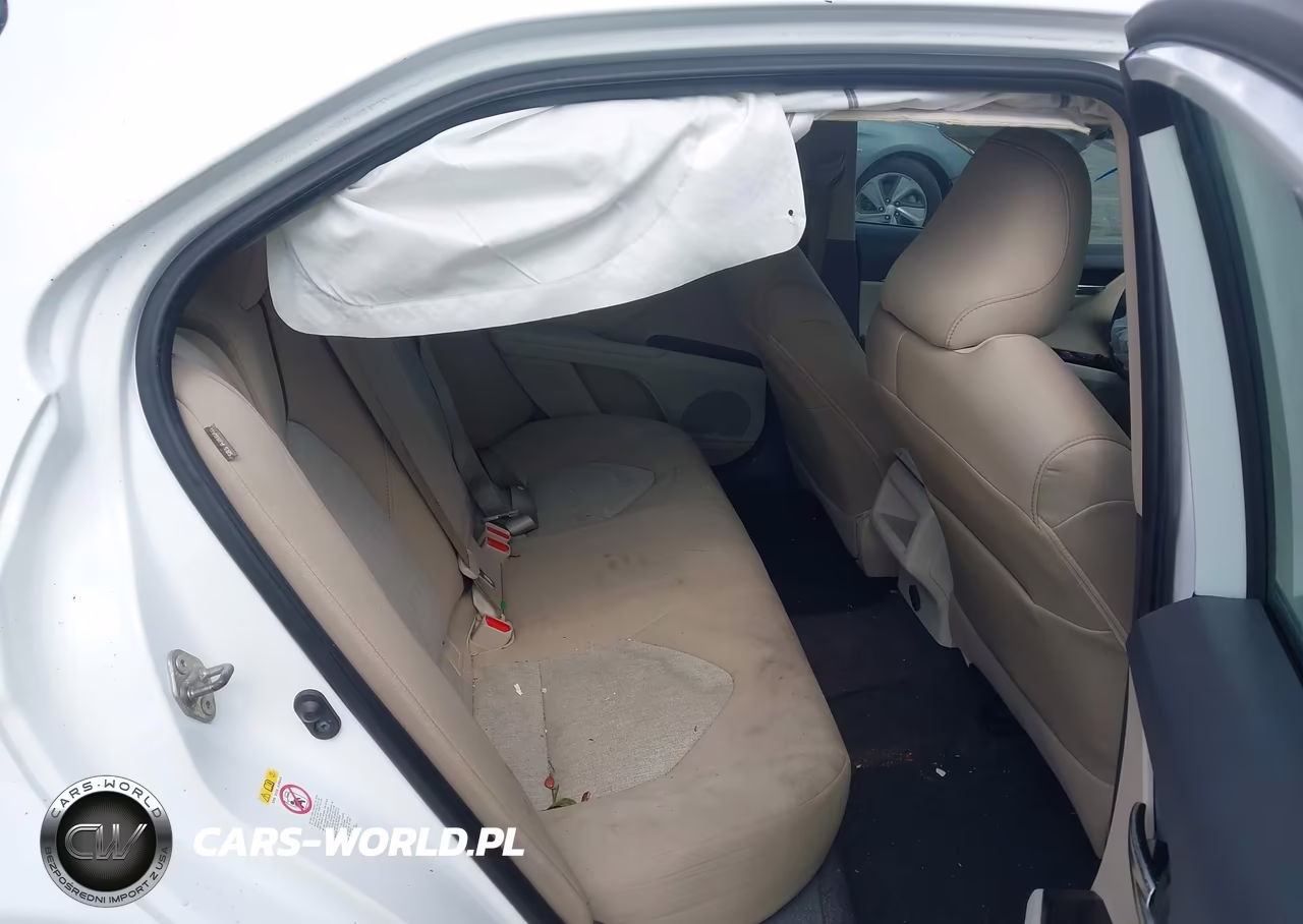 2019 Toyota Camry Le VIN:4T1B11HK3KU233766 - 8