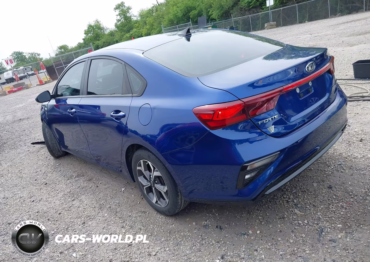 2021 Kia Forte Lxs VIN:3KPF24AD5ME324748 - 3