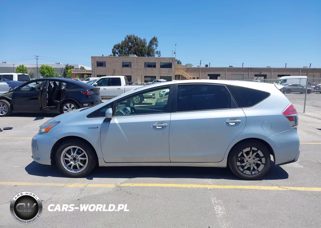 2016 Toyota Prius V Four VIN:JTDZN3EU1GJ052294 - 14