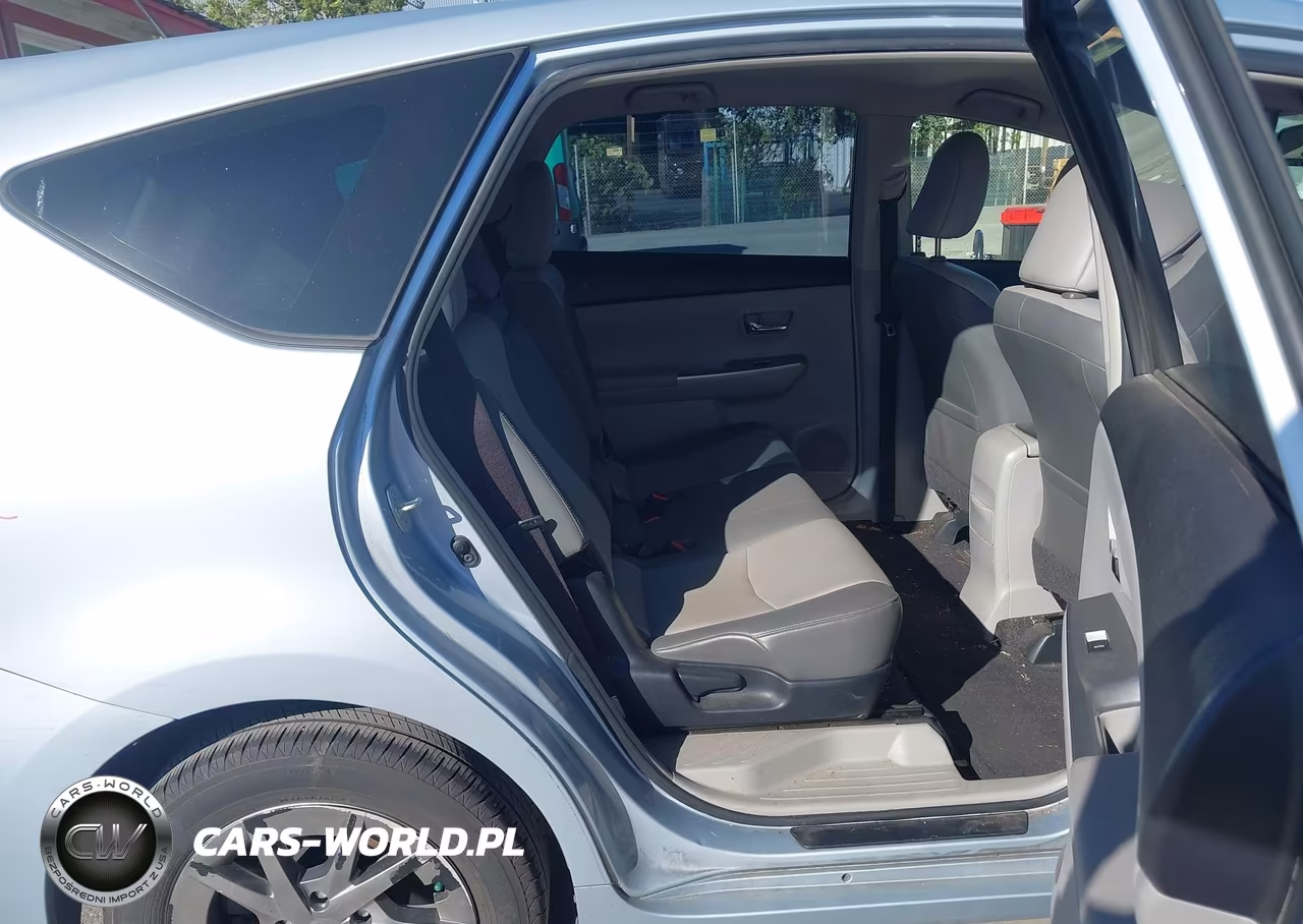 2016 Toyota Prius V Four VIN:JTDZN3EU1GJ052294 - 8