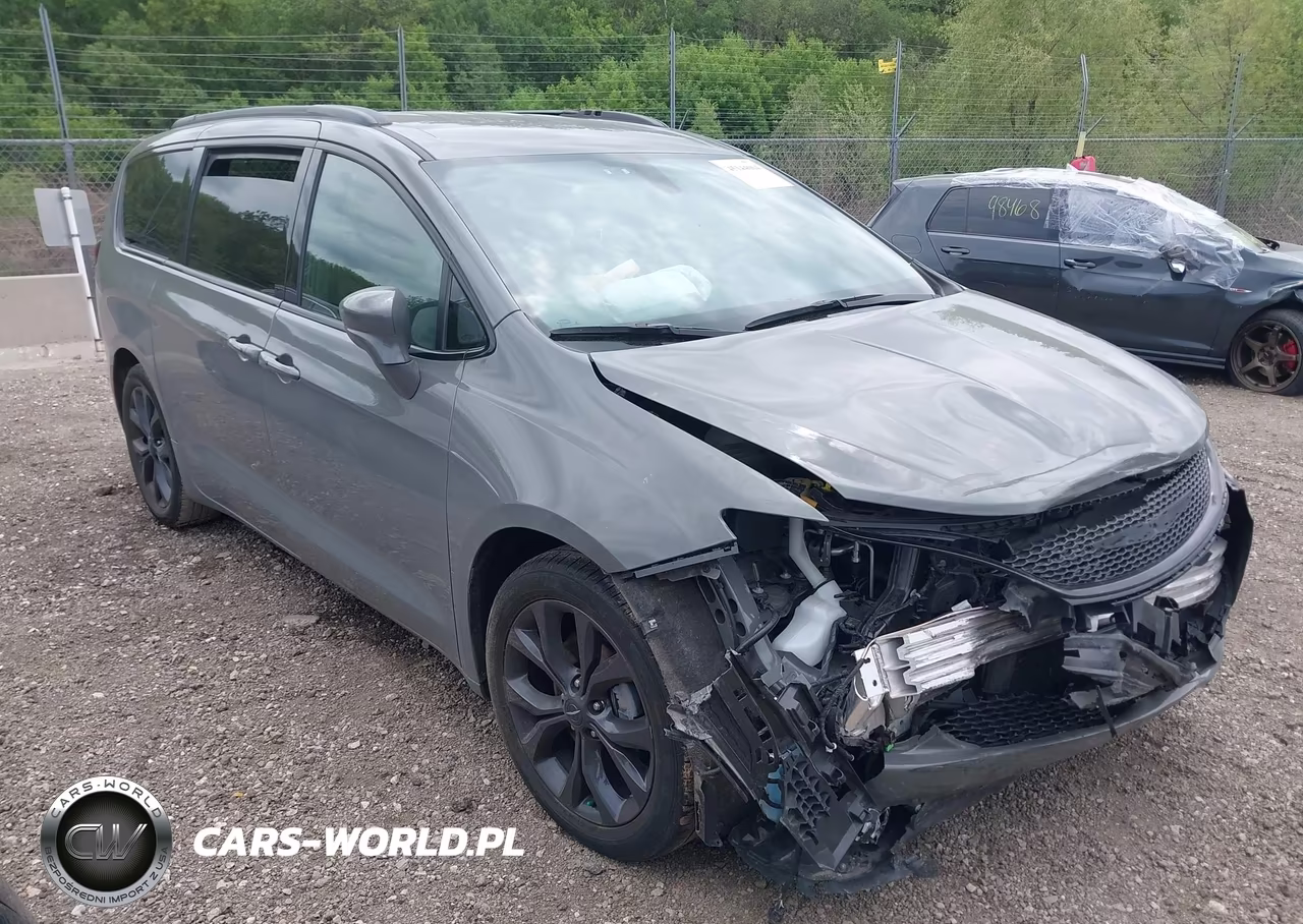 2020 Chrysler Pacifica Touring L